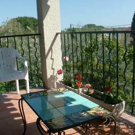 Les Oliviers Bed & Breakfast Lavérune