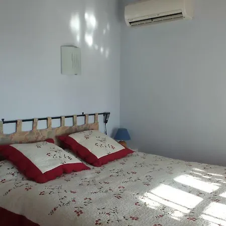 Les Oliviers Bed & Breakfast *